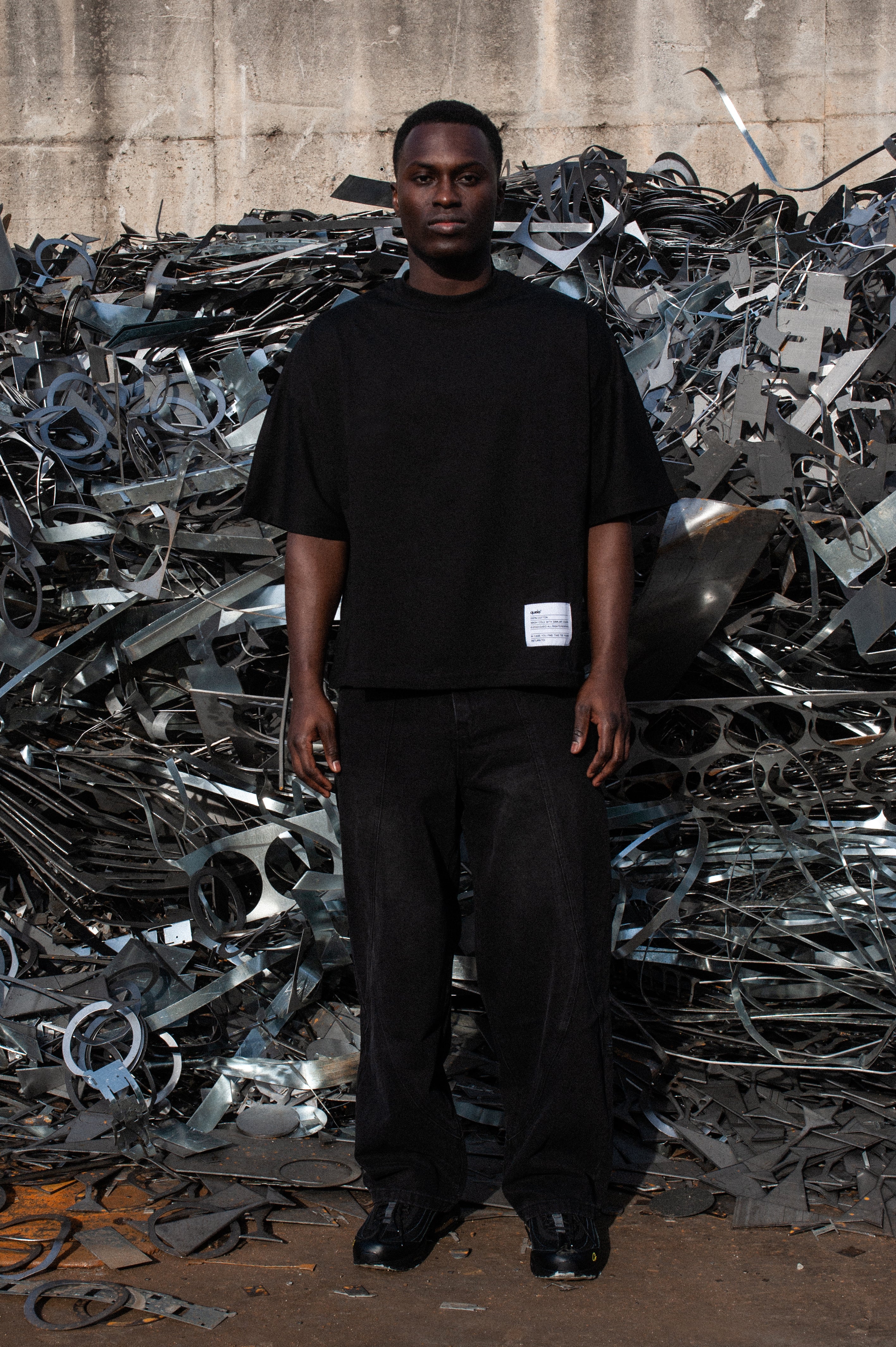 Queio Essential Boxy Tee Black